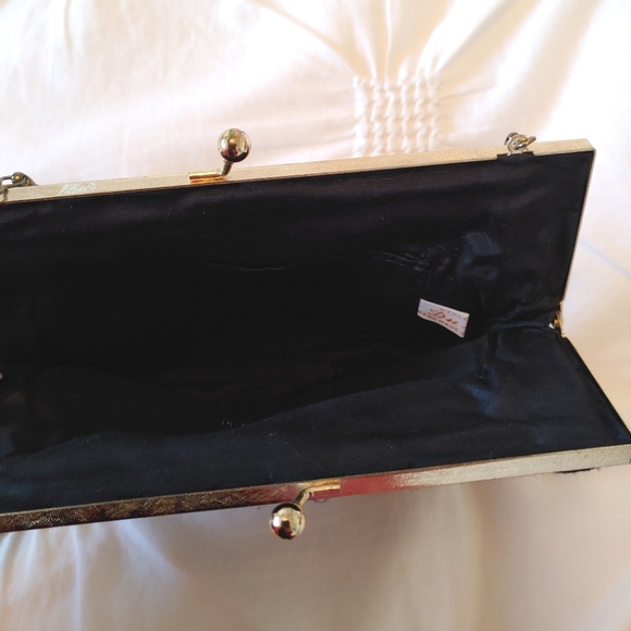 Du-Val vintage girl & scenery tapestry purse with snake chain Hong Kong - Picture 13 of 16